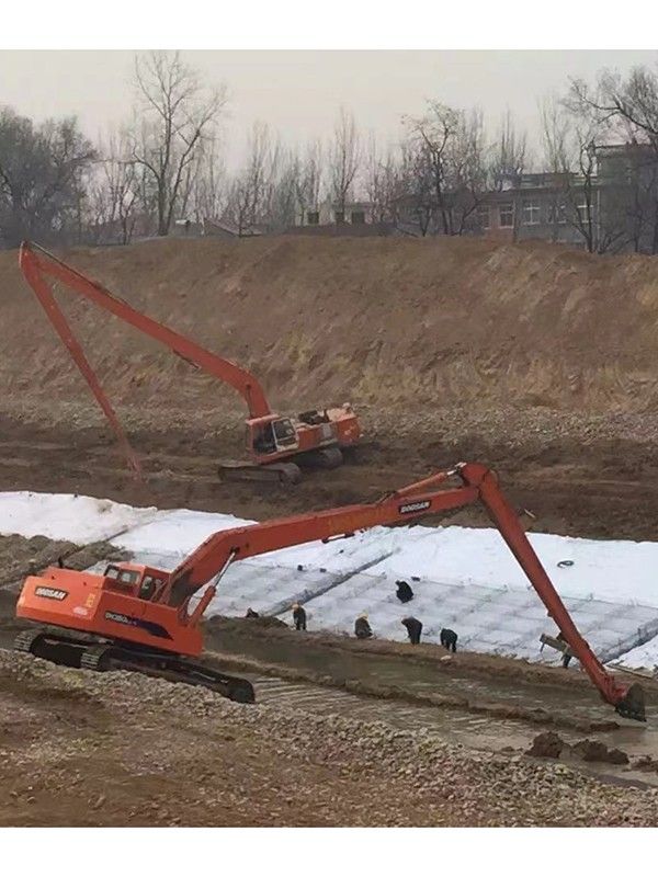 加長臂水路兩用挖掘機