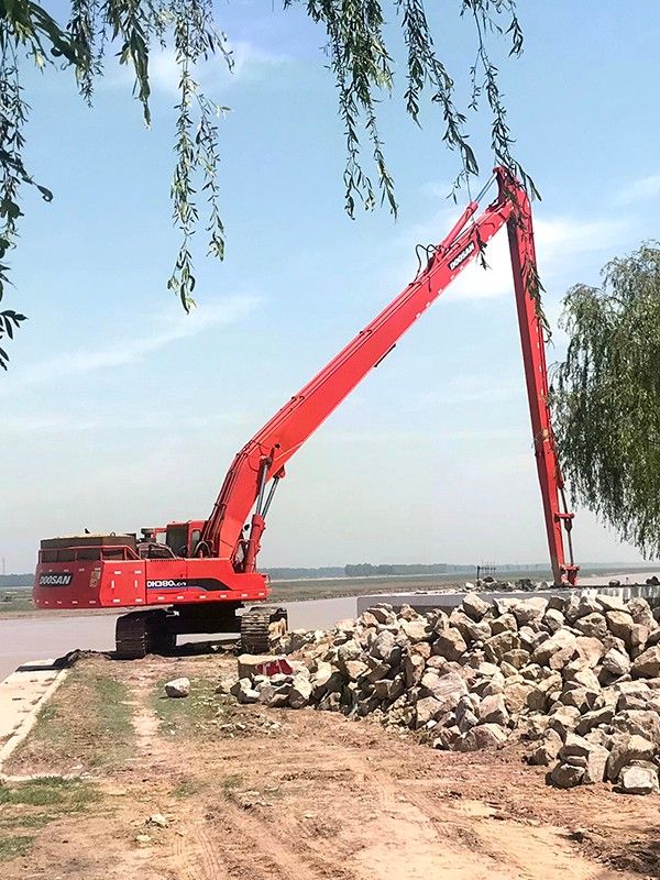 加長臂水路兩用挖掘機(jī)