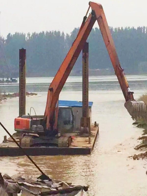 加長(zhǎng)臂水路兩用挖掘機(jī)